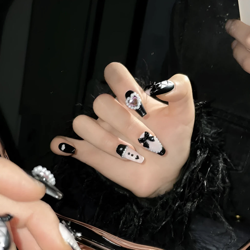 Black and pink heart hand-painted detachable manicure set with cat's eye style in four sizes