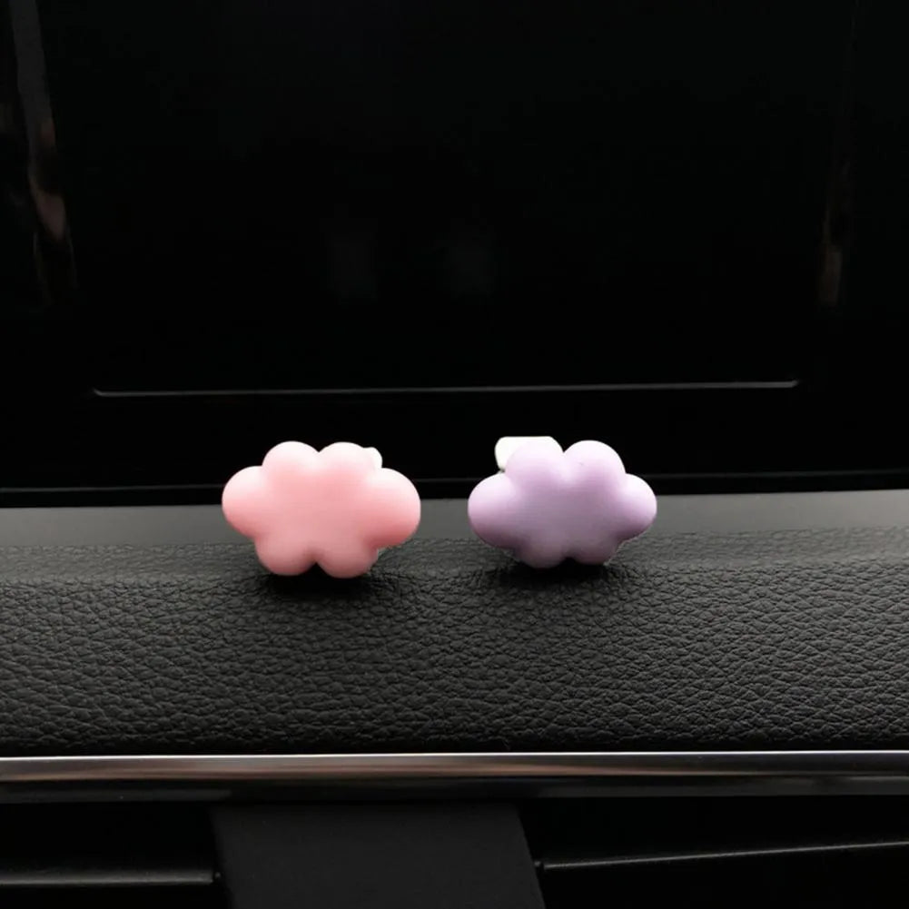 Resin Baiyun cartoon car fragrance clip in pastel colours measuring 17mm x 27mm for air outlet decoration
