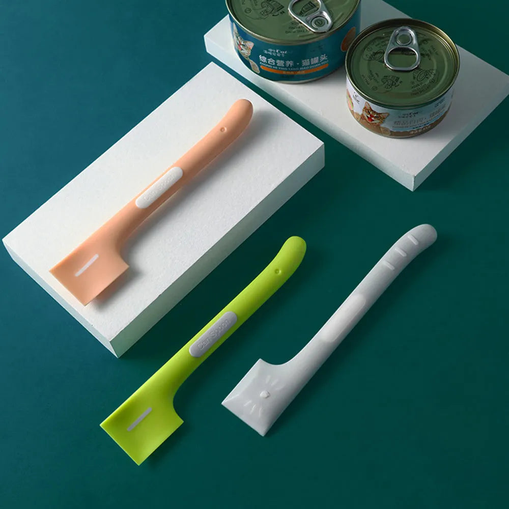 Green TPR pet feeding spoon with long handle for canned cat and dog food