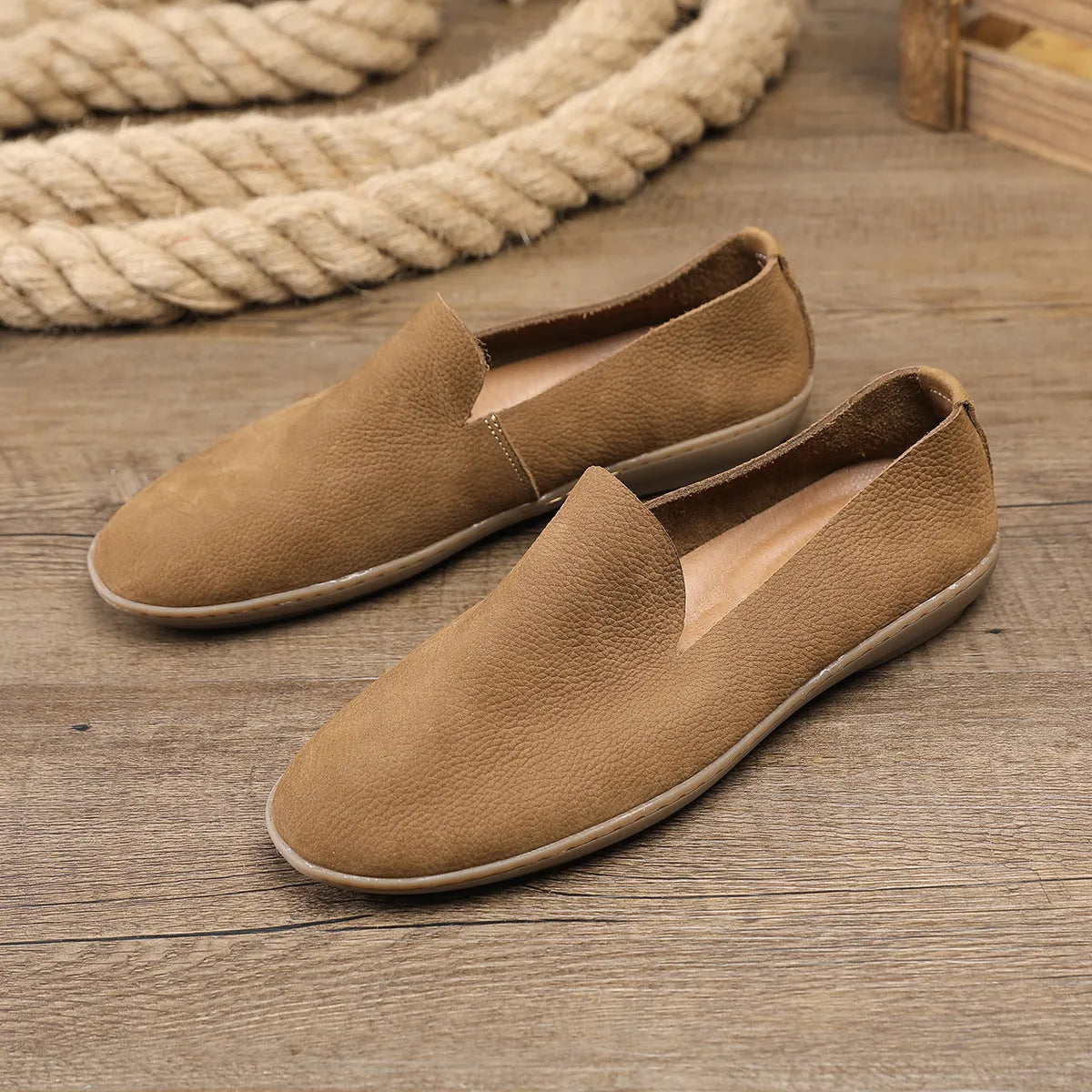 Handmade men's leather shoes in khaki colour with wedge heel and high-cut design