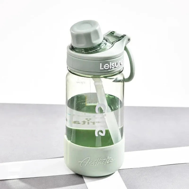 Grey, green and pink plastic drinking cups in 520ml, 780ml and 1000ml sizes with heat resistance
