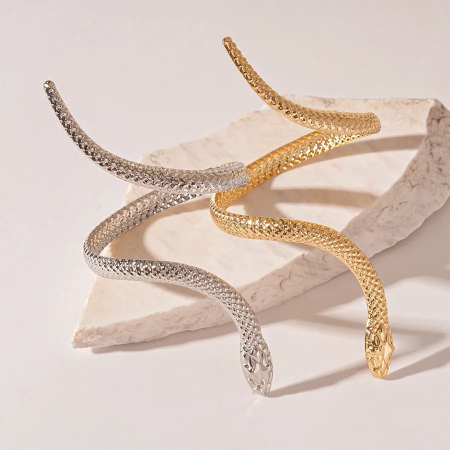 Exaggerated twisted winding simulated snake ring and bracelet two-piece metal jewellery set in gold or silver colour