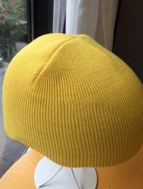 Decorative snow helmet cover in size L available in multiple colours for skiing