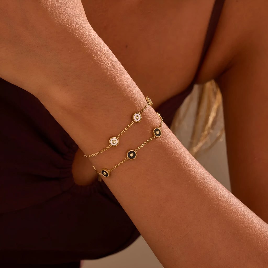 Light luxury fritillary stainless steel bracelet with 18K gold plating and geometric design