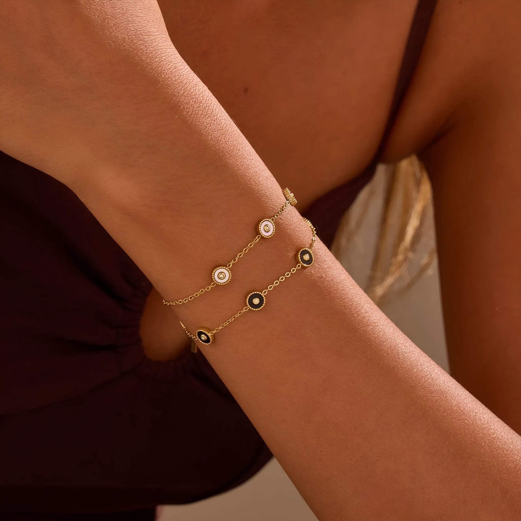 Light luxury fritillary stainless steel bracelet with 18K gold plating and geometric design