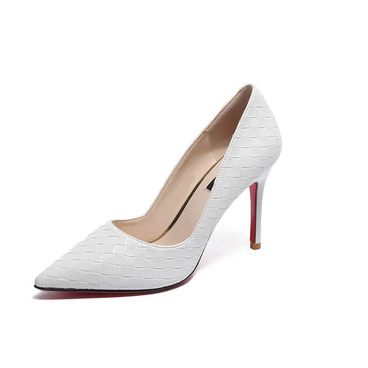 Women's pointed high heels in artificial PU with 6-8cm heel, rubber sole, shown in white or black