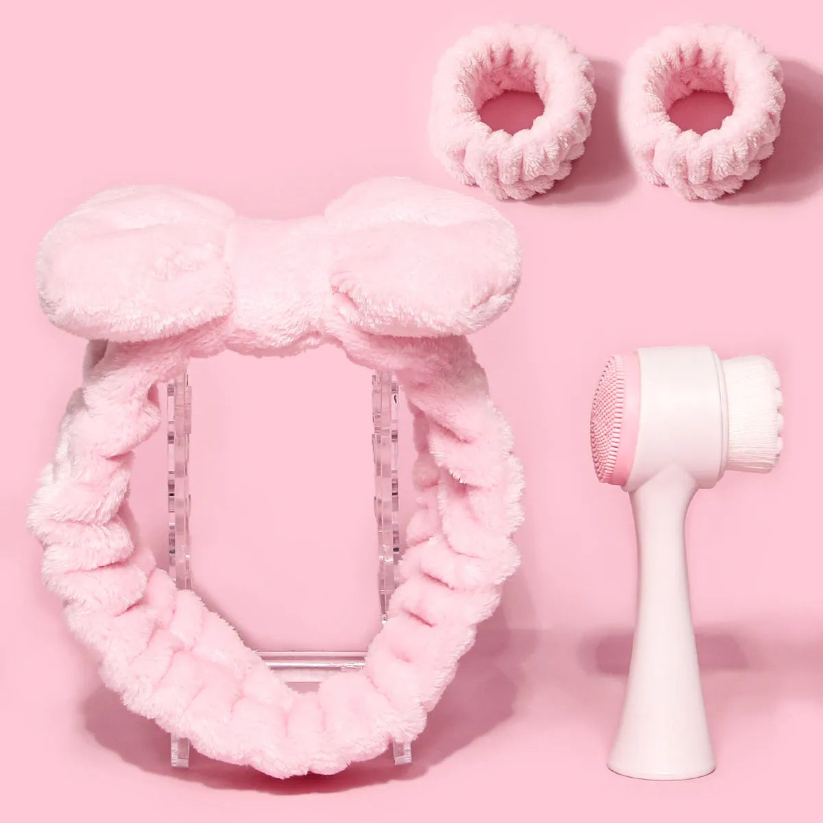 Facial brush with coral fleece hair band set in purple gradient colour with keep-dry design
