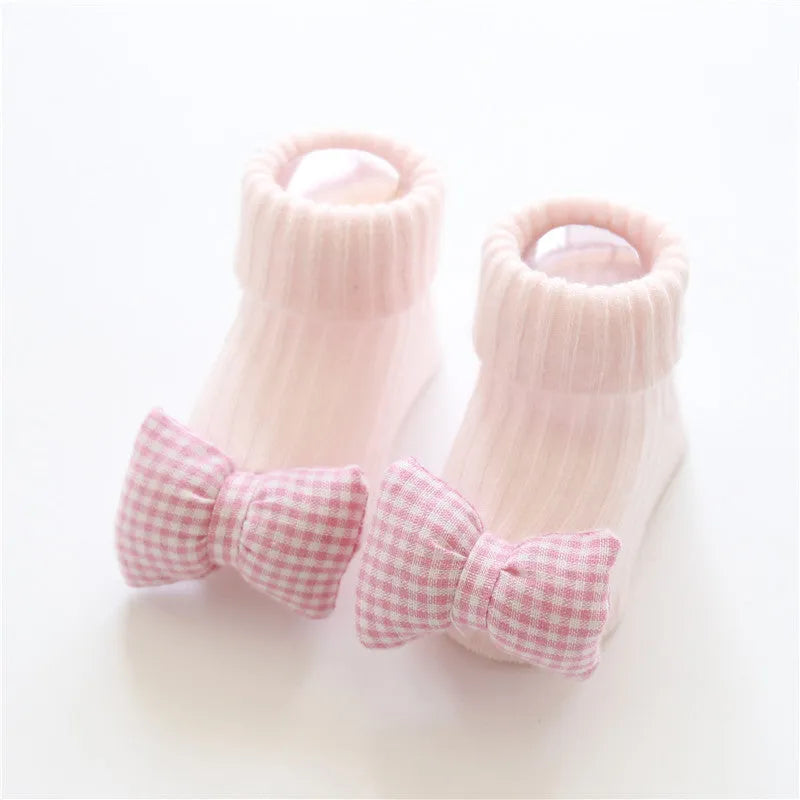 Cotton baby floor socks in animal and bow patterns for infants 0-3 years