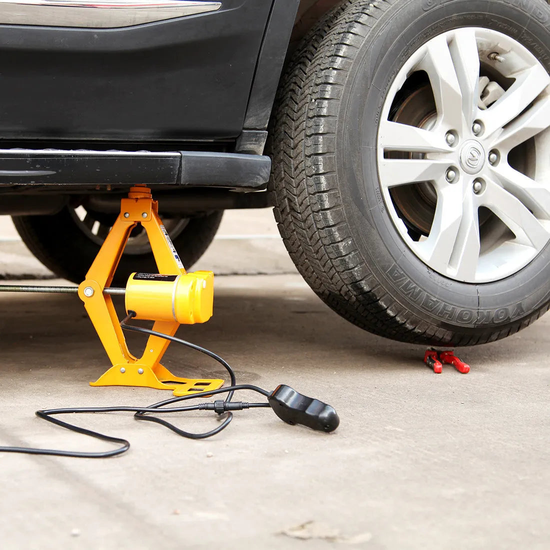 Hydraulic electric vehicle jack kit with 2-ton capacity and 120-350mm lifting range