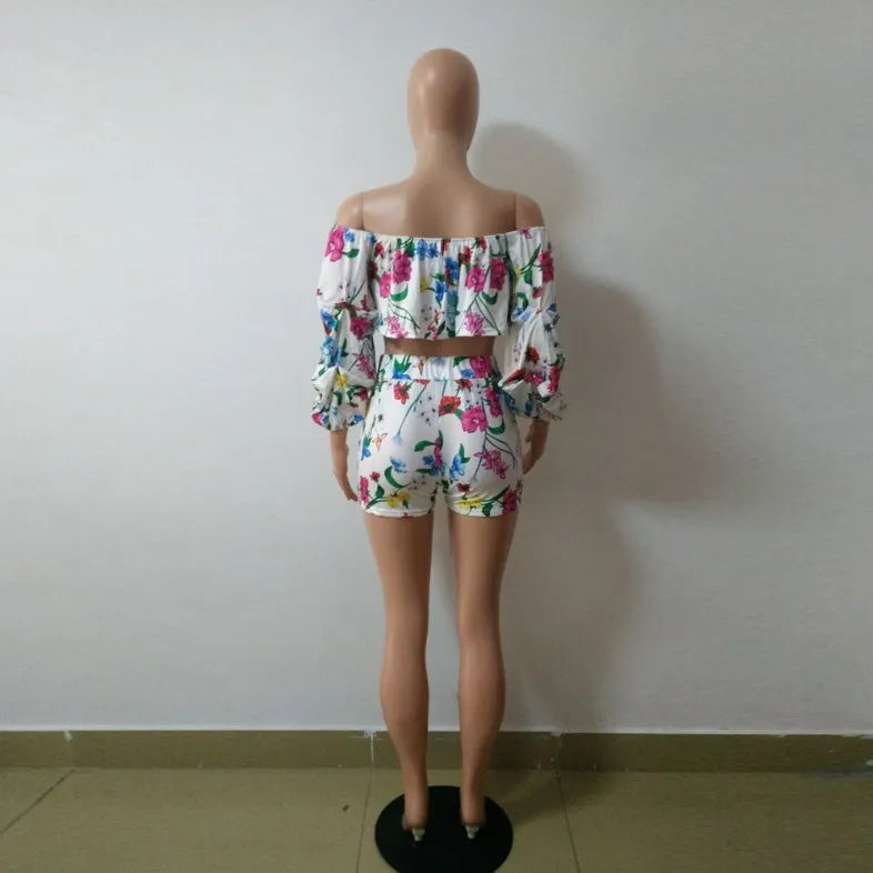 Women's multicolour digital print two-piece lounge set with fleece-lined long sleeves and matching shorts