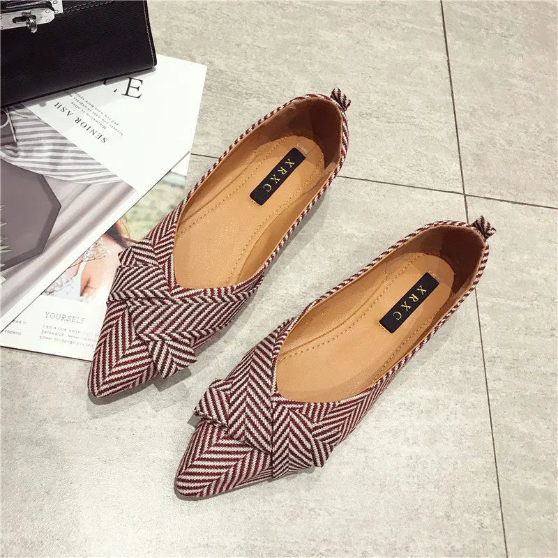 Women's Korean style pointed flats in black and red with cotton upper and low 1-3cm heel