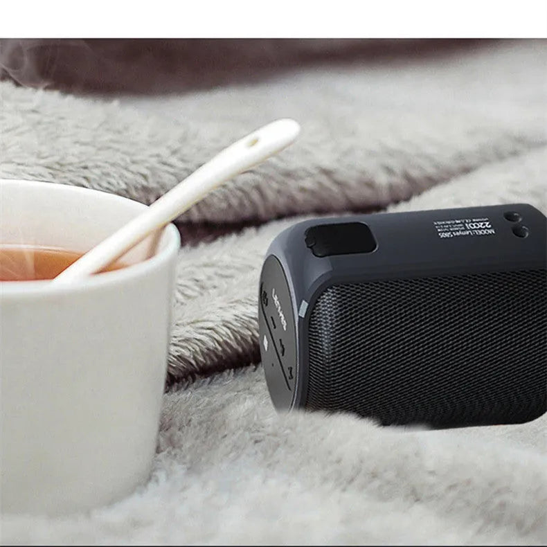 Black or blue wireless Bluetooth speaker, waterproof, drop-proof, 2200 mAh, 10 hour playtime, 0.5 kg