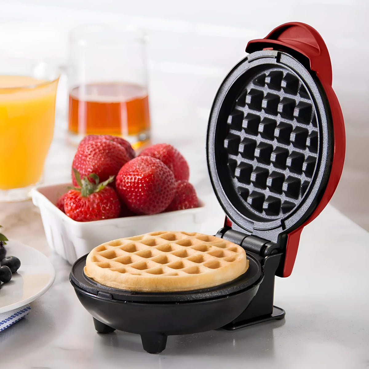 Red mini waffle maker, 350W, 16.5 x 8.5 x 12.5cm, with 75cm cable and EU, UK or US plug option
