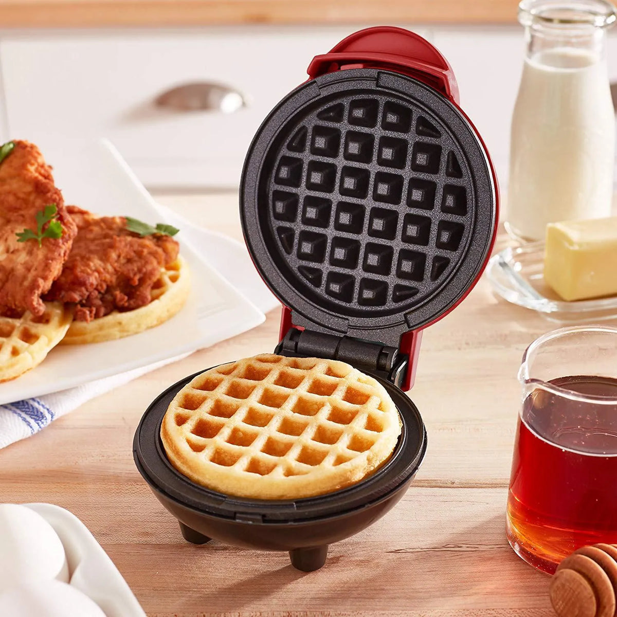 Red mini waffle maker, 350W, 16.5 x 8.5 x 12.5cm, with 75cm cable and EU, UK or US plug option