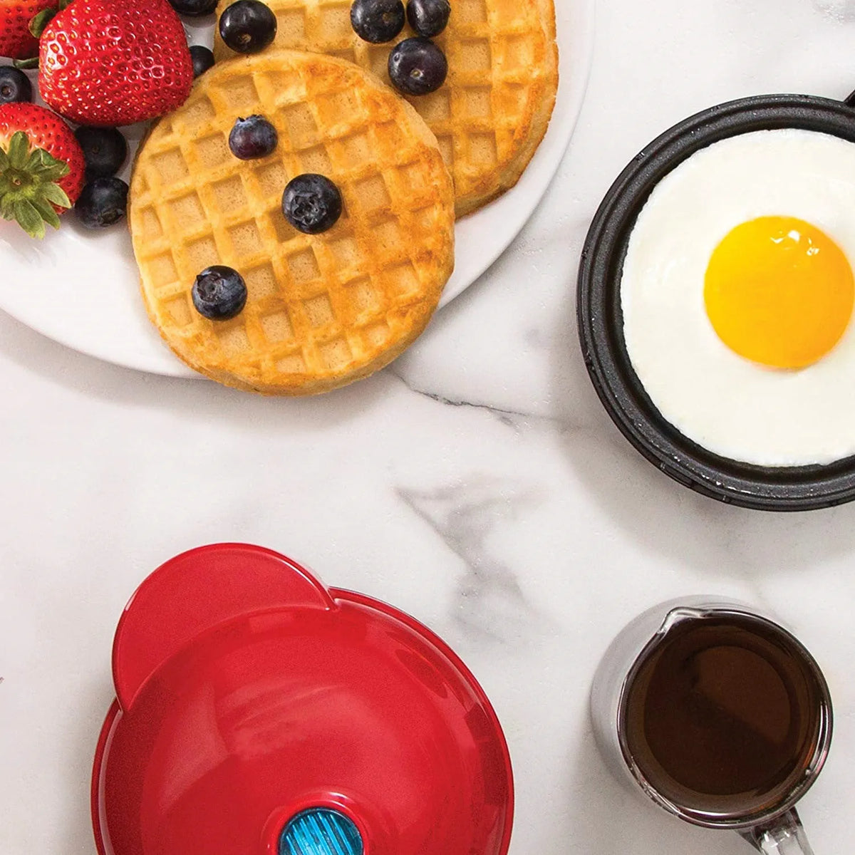 Red mini waffle maker, 350W, 16.5 x 8.5 x 12.5cm, with 75cm cable and EU, UK or US plug option