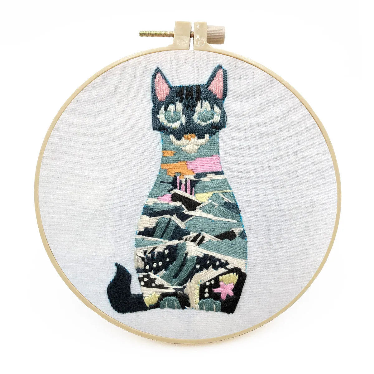 Beginner's three-dimensional cat embroidery kit with cotton fabric and 15cm hoop, styles A, B, or C.