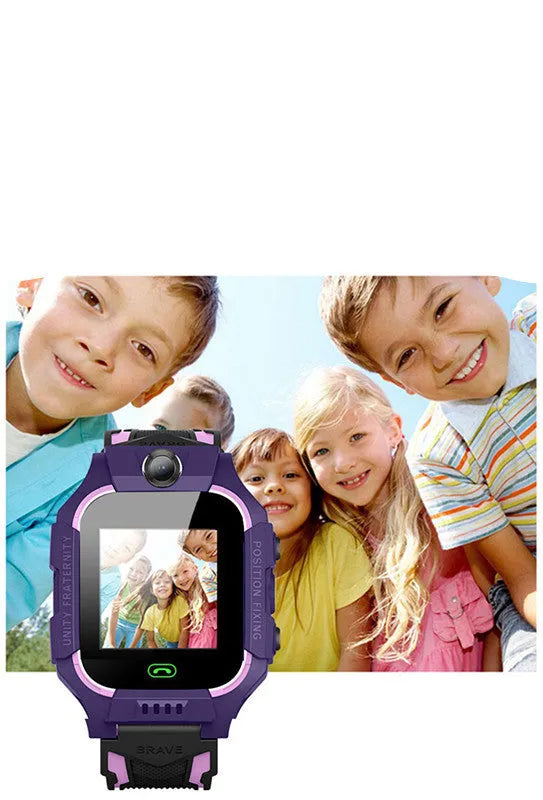 Z6 Q19 children's smart watch with 1.44-inch touch screen shown in green colour option