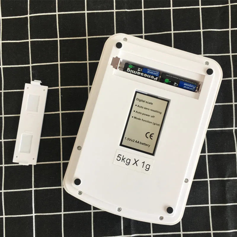 SF-400A electronic kitchen food scale with digital display showing weight measurement