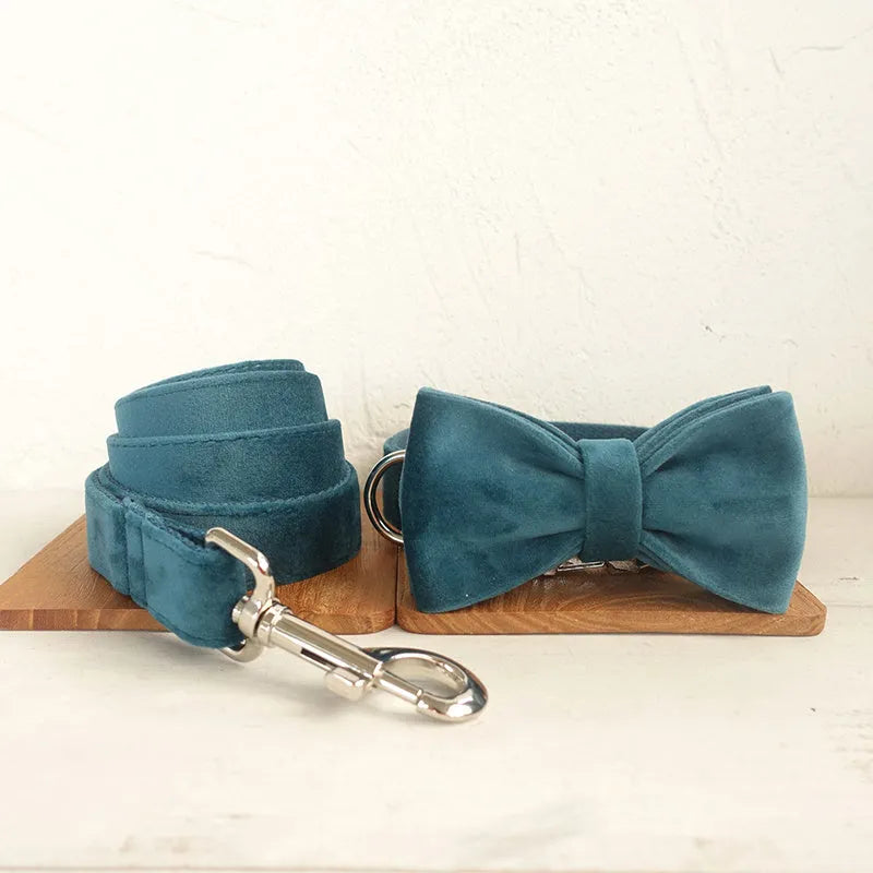 Double thick pile traction rope set in emerald green velvet with metal buckle connection, shown in XS to XL sizes.