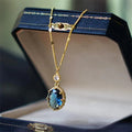 Gold geometric French retro fashion necklace with electroplated copper construction