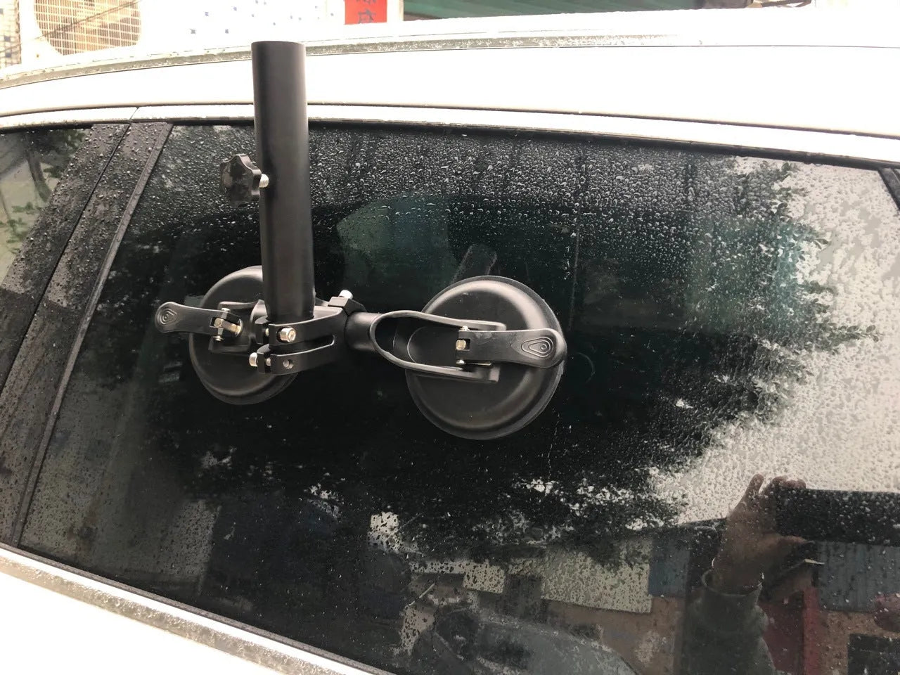 Black off-road car sucker base with round glass suction cup for vehicle flag mounting