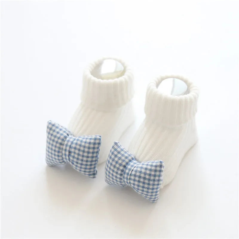 Cotton baby floor socks in animal and bow patterns for infants 0-3 years
