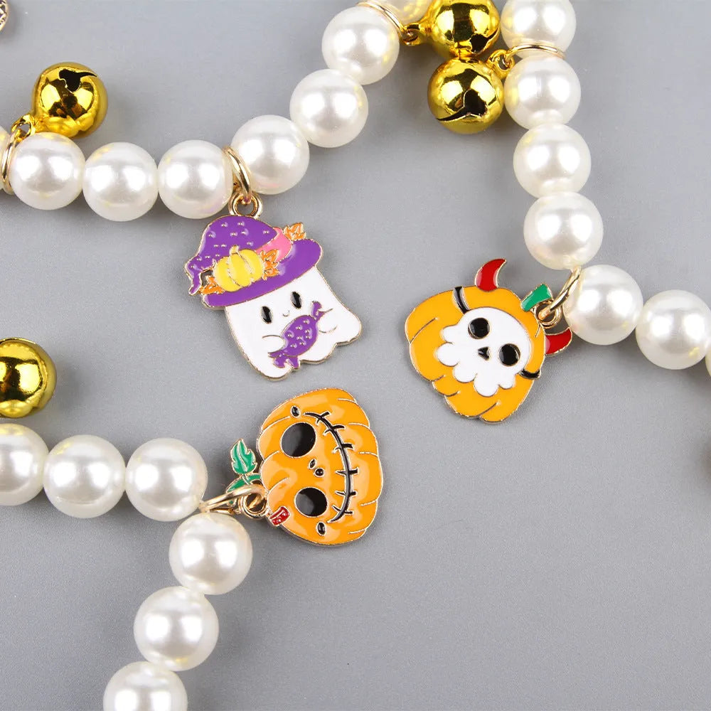Simulated pearl pet necklace decoration with Halloween pumpkin designs for cats and small dogs