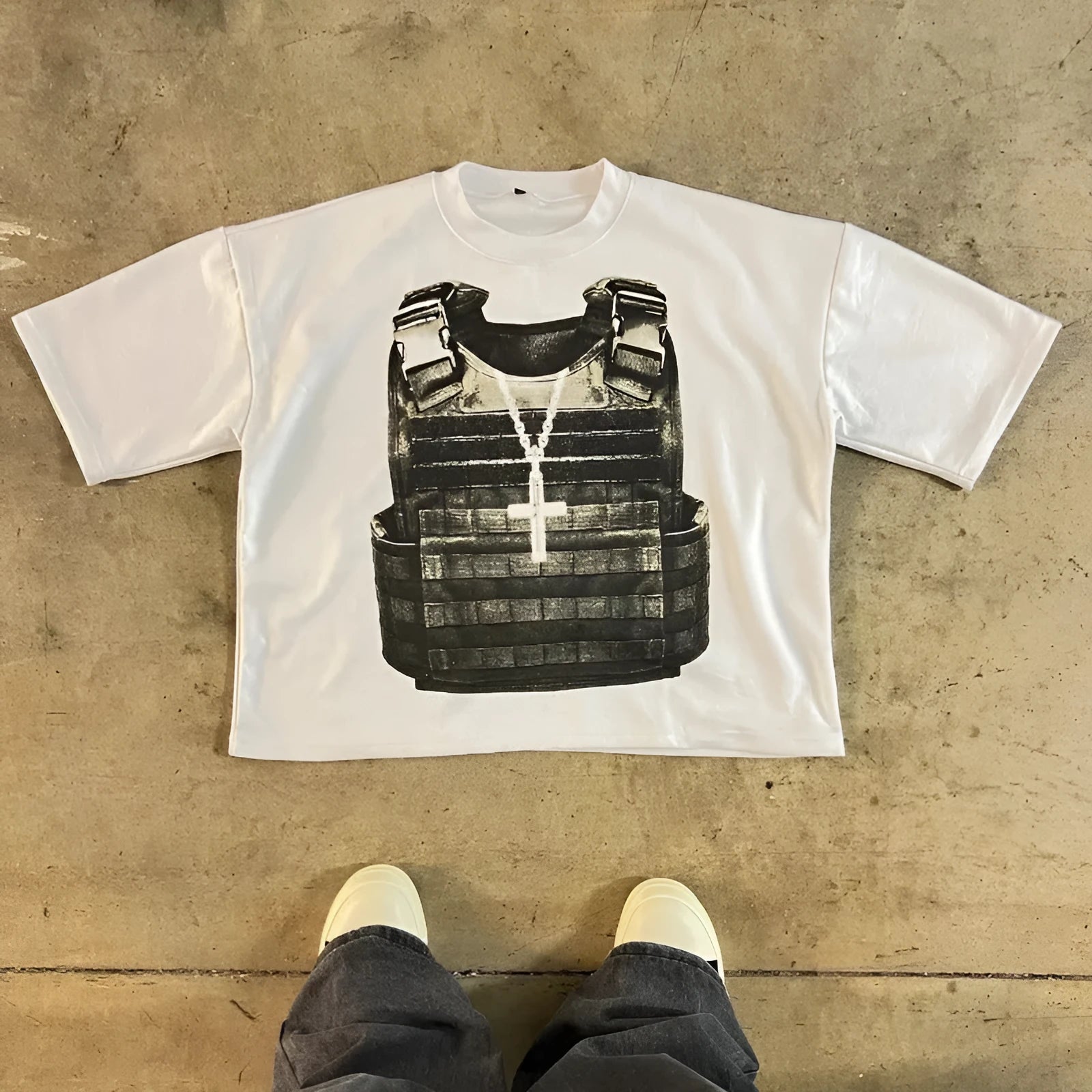 Short sleeve cotton T-shirt with a retro graphic print and drop shoulder sleeves.