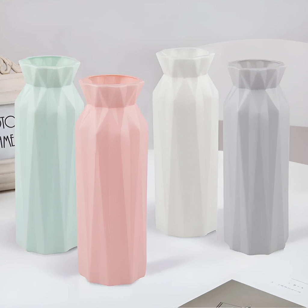 Drop-resistant melamine vase in grey, green, pink, or white colours with 7.2 cm base diameter