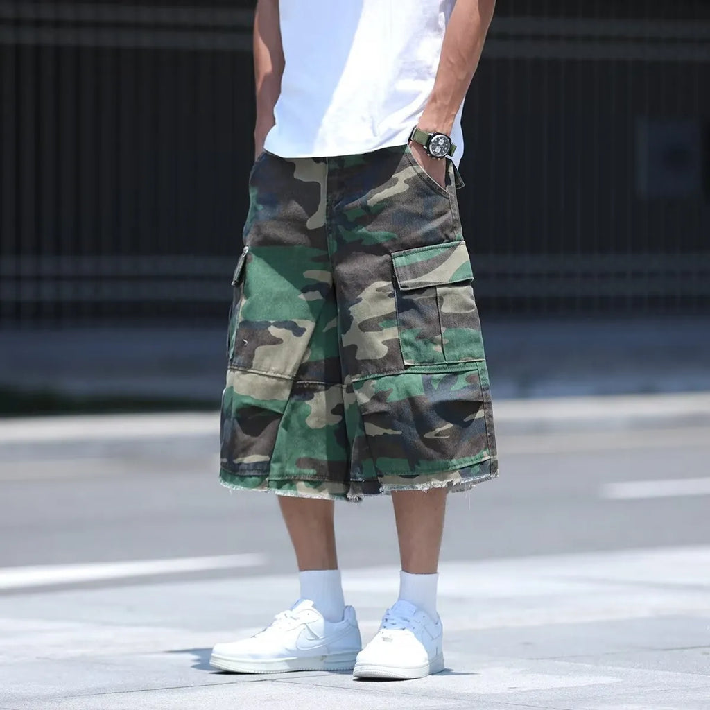 American style retro camouflage shorts in loose cropped fit for summer casual wear