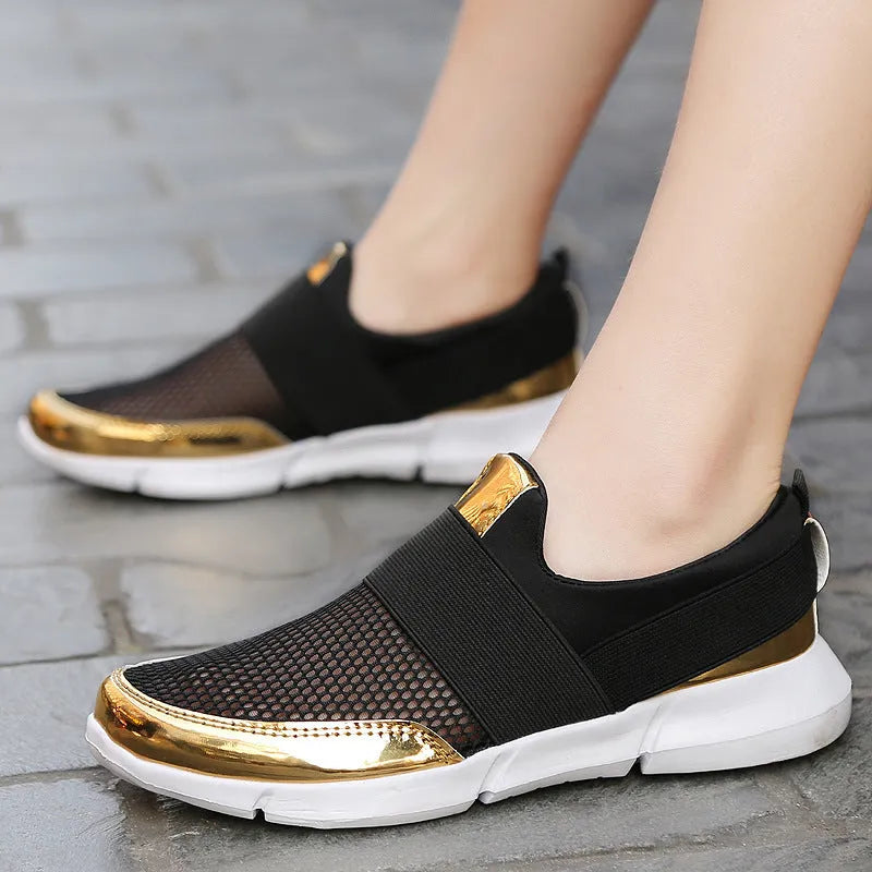 Women's low-top casual sneakers in blue with breathable mesh lining and a PU midsole.