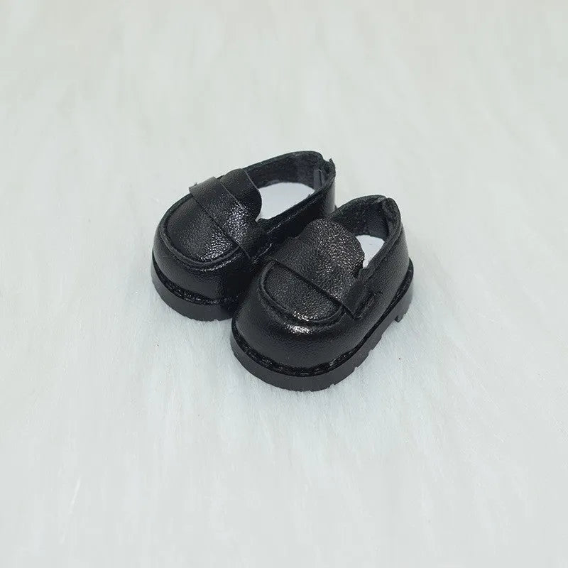 Doll replacement shoes for 17cm figures in multiple styles and colours