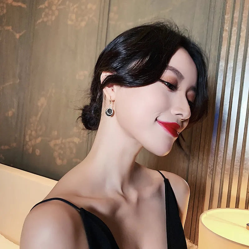 Black alloy geometric round earrings with 3.6cm drop length in retro Hong Kong style for women