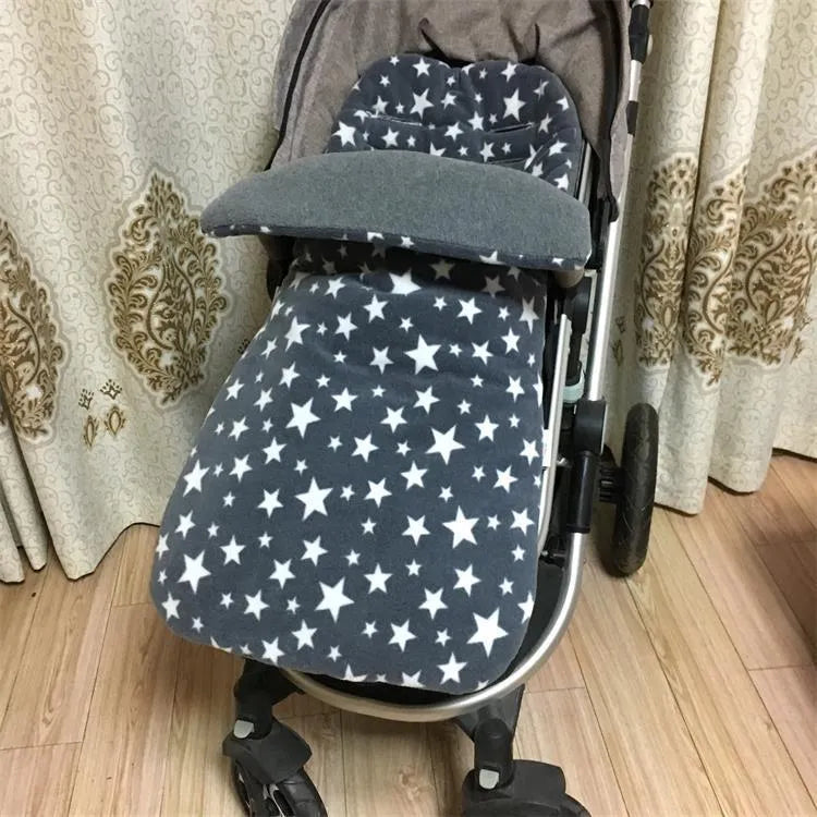 Baby stroller sleeping bag in envelope style with thick cotton wool filling for winter warmth