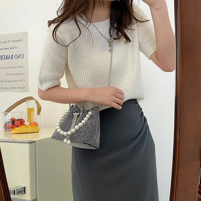 Fashion light diamond shoulder bag in western style with chain strap and bucket shape for daily matching