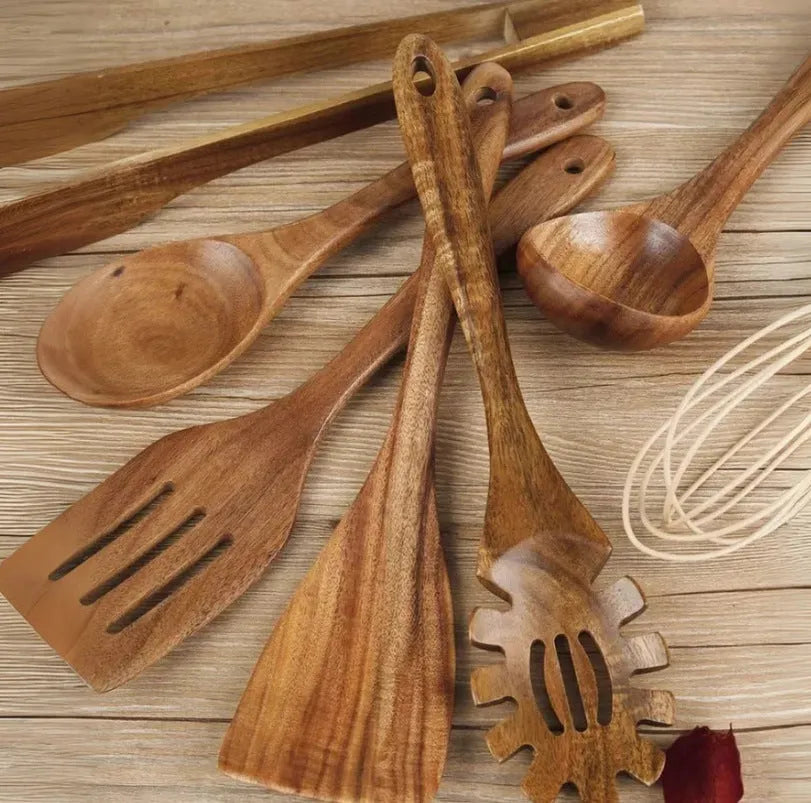 Seven-piece wooden cooking utensil set with spoon and shovel items for non-stick pans