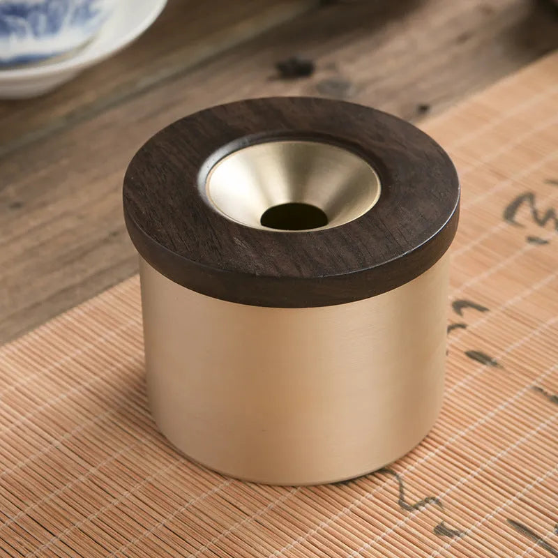 Creative retro brass ashtray with pure copper body and black or rosewood wooden lid featuring a central hole