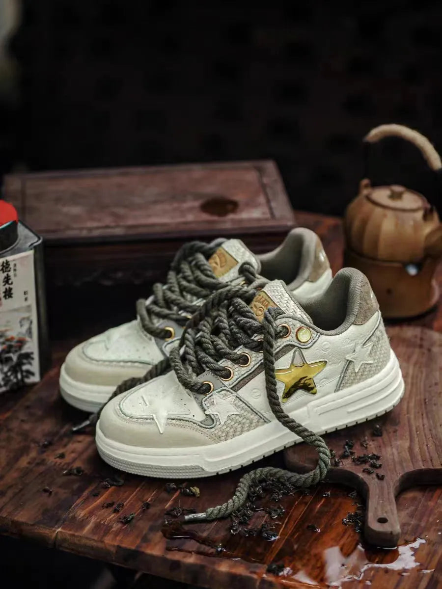Leather platform running shoes with round toe and lace-up design in West Lake dragon well tea colour