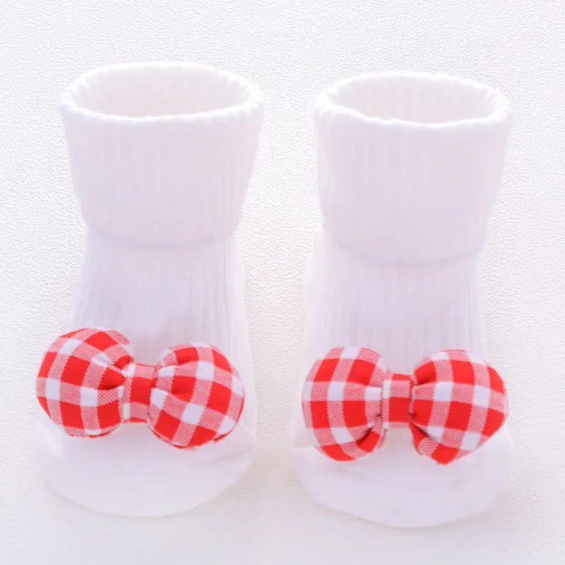 Cotton baby floor socks in animal and bow patterns for infants 0-3 years