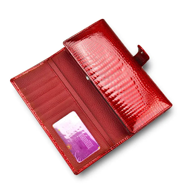 Women's patent leather coin purse with crocodile pattern in red colour