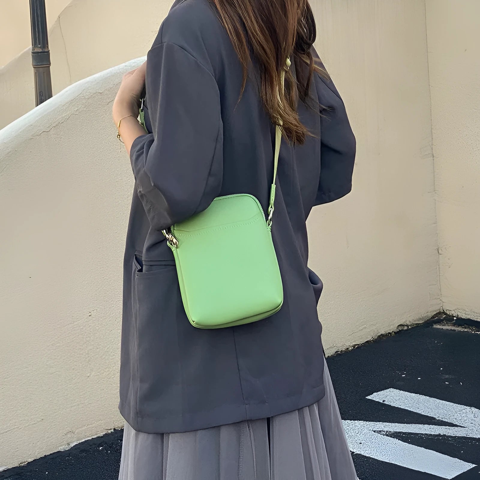 Solid colour small crossbody shoulder bag for women with adjustable strap