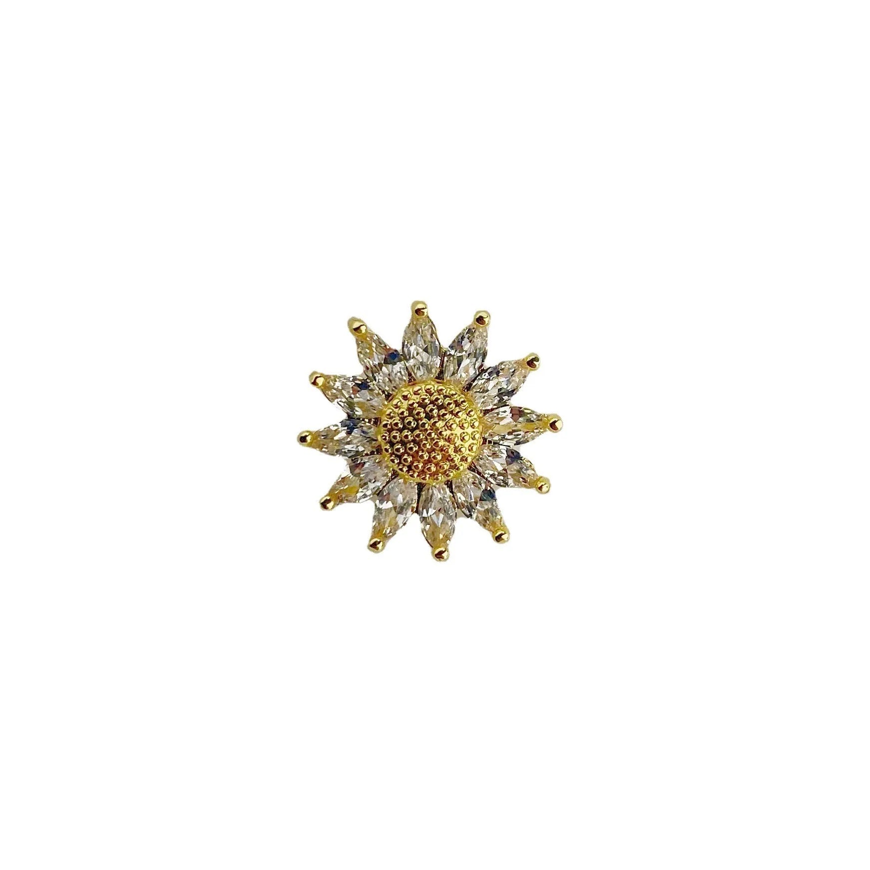Geometric-shaped copper brooch with electroplated finish for women's clothing decoration