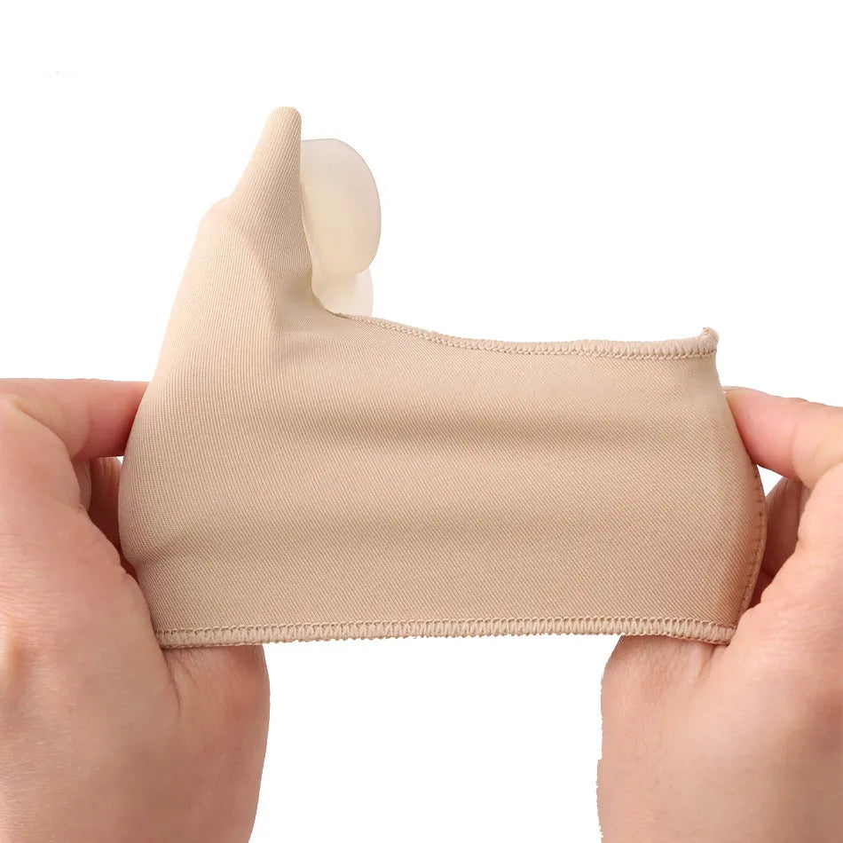 Corrective toe socks with silicone gel bunion pad and toe separator in three sizes