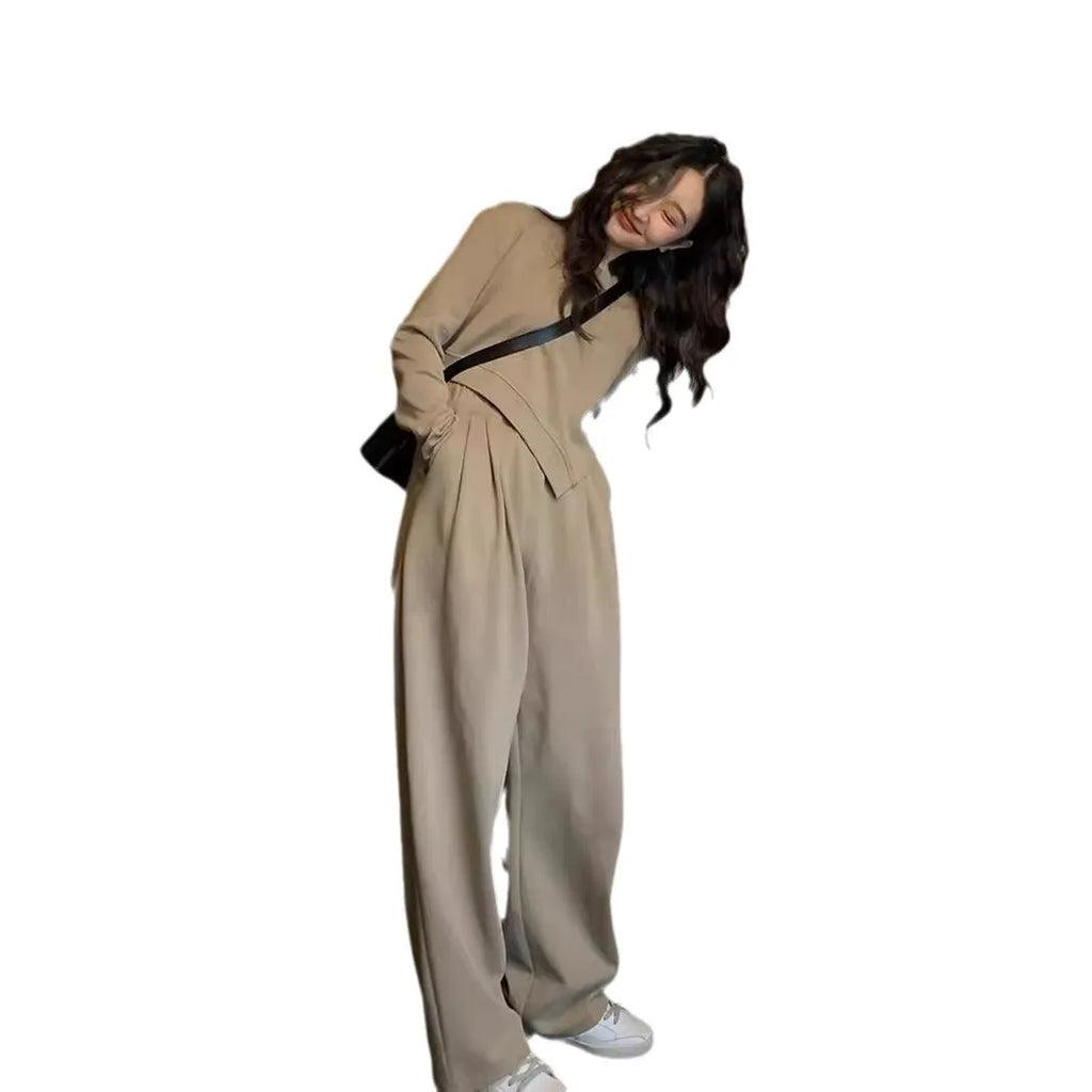 Women's khaki loose-fit casual sports suit set with long sleeve top and trousers