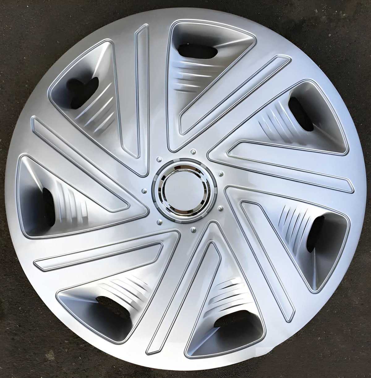 Universal monochrome ABS plastic wheel hub cover in electroplated finish for 15-inch tyre