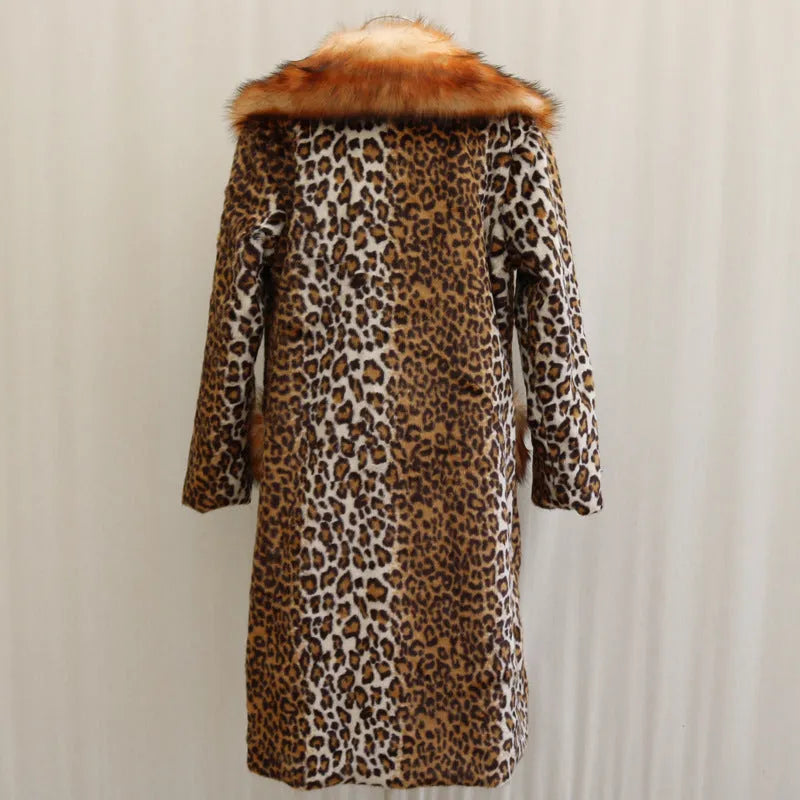 Women's long artificial fur jacket with leopard print pattern and regular sleeves