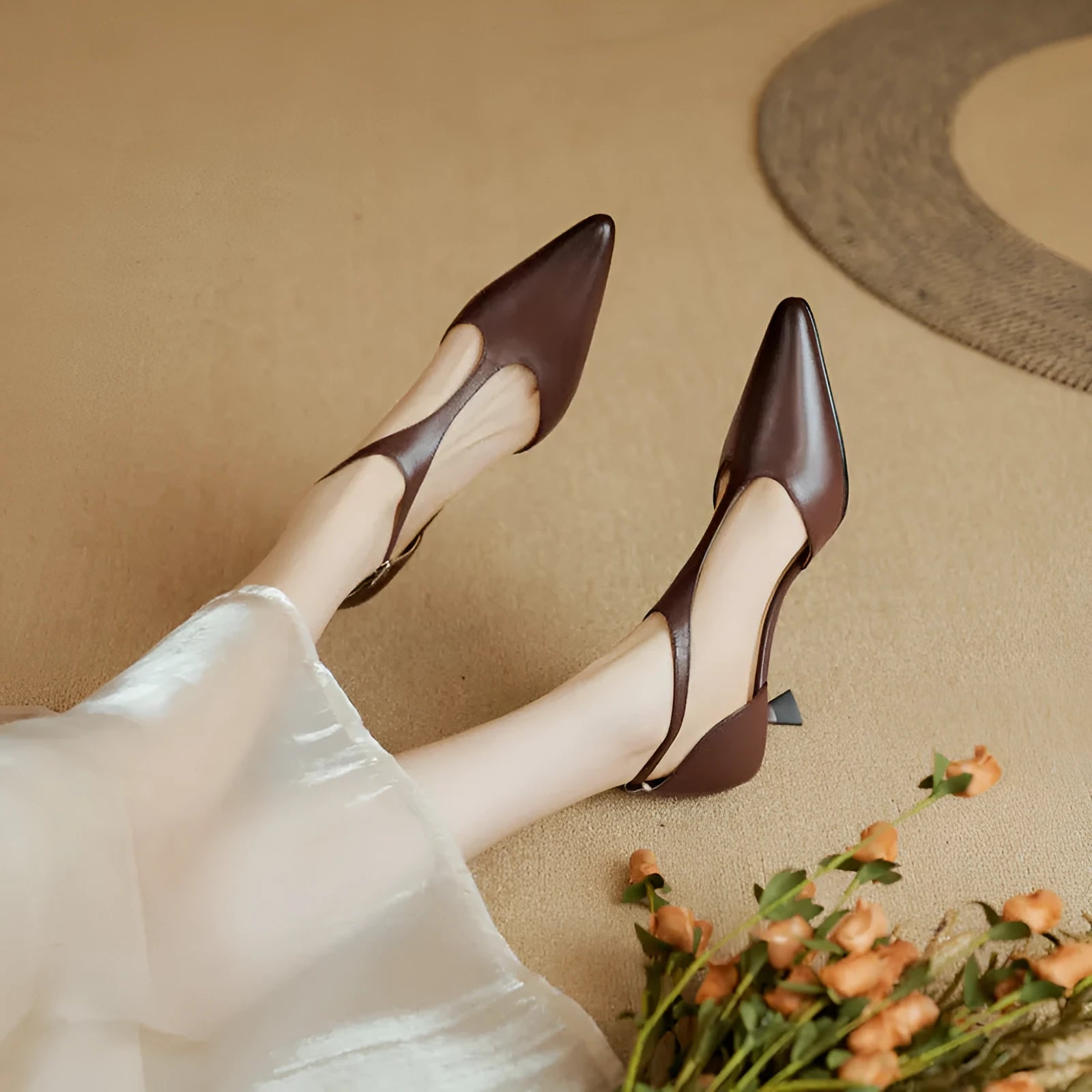 Brown and black ladies' high heels with pointed toe and cowhide leather upper in vintage European style