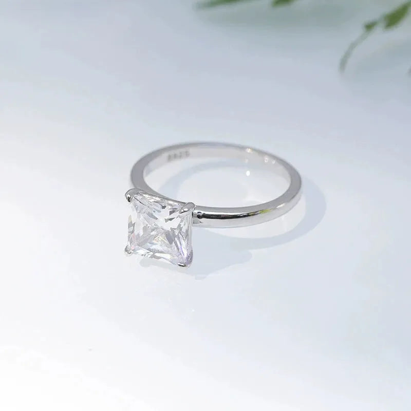A simple geometric round ring made from 925 silver, shown in silver, gold, and rose gold colour options.