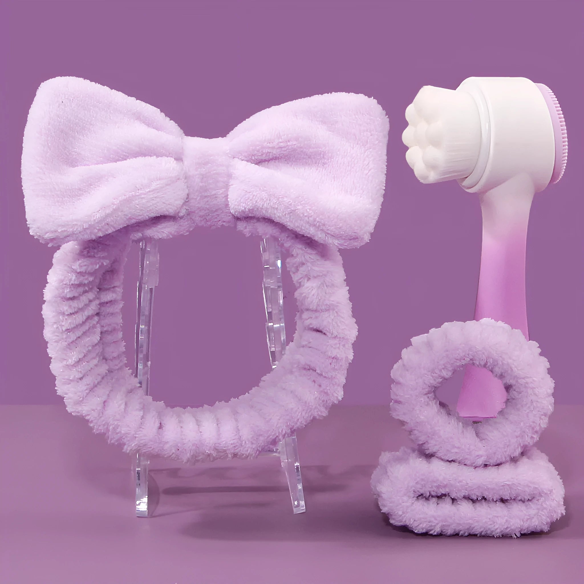 Facial brush with coral fleece hair band set in purple gradient colour with keep-dry design