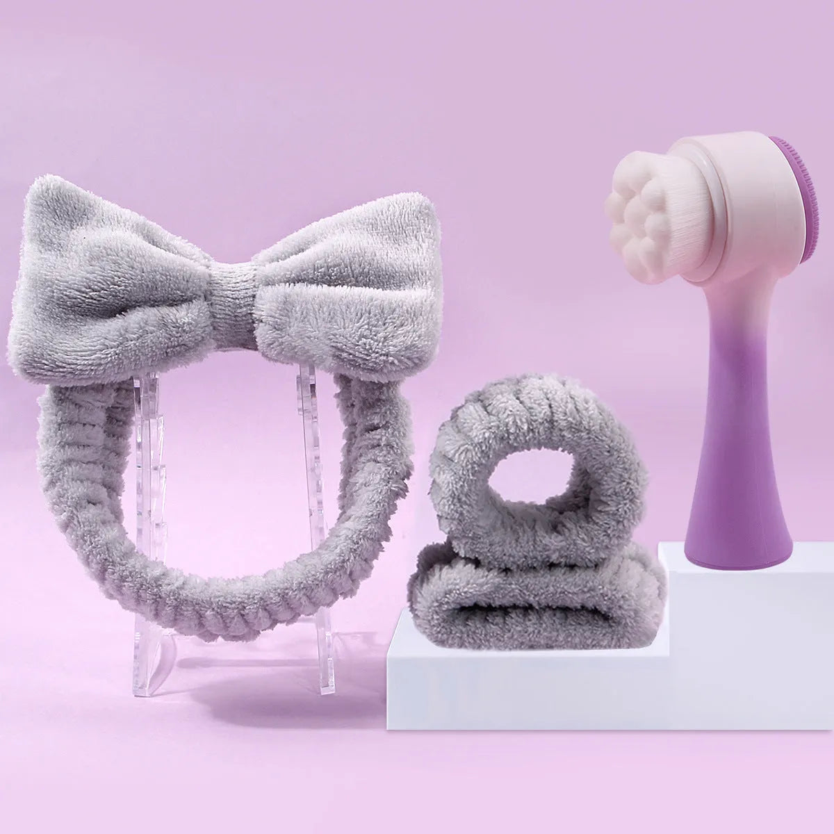 Facial brush with coral fleece hair band set in purple gradient colour with keep-dry design